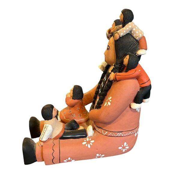 Story Teller Pueblo folk art clay figurine w 5 children 6" tall unsigned, tag - Picture 5 of 10